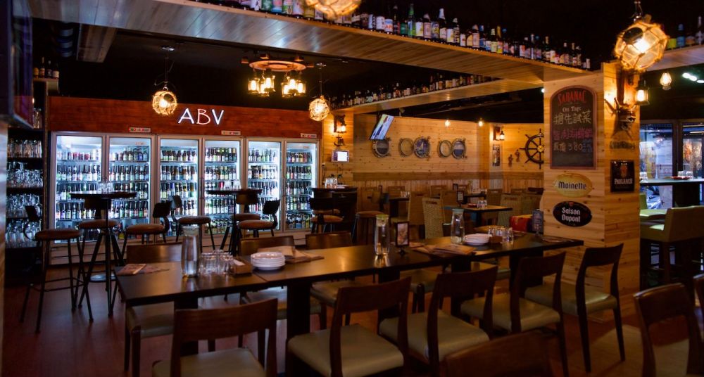 ABV Bar & Kitchen 加勒比海（カリブ海）レストラン＆バー