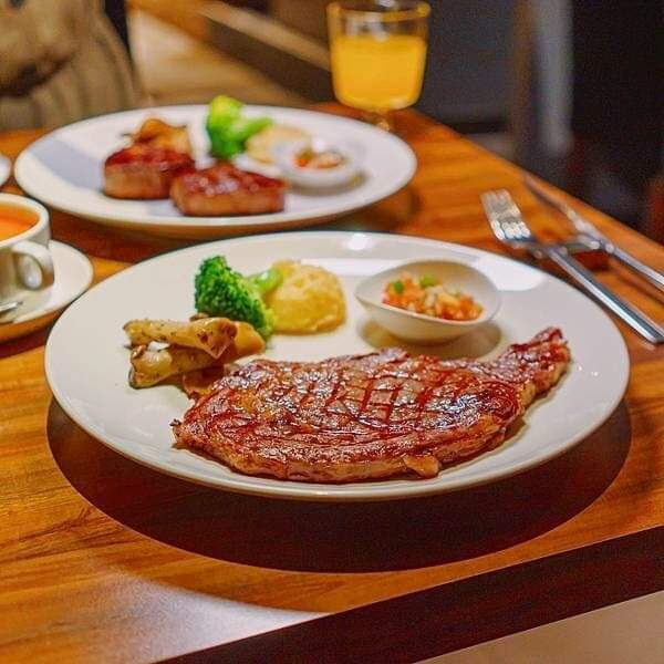 Henry’s Steakhouse
